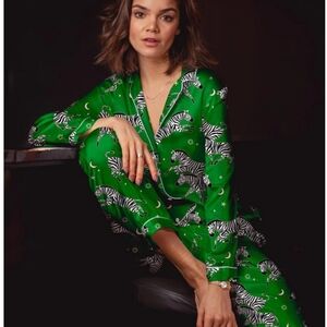 Averie Taavi Green Long Sleeve Zebra Sleep Set